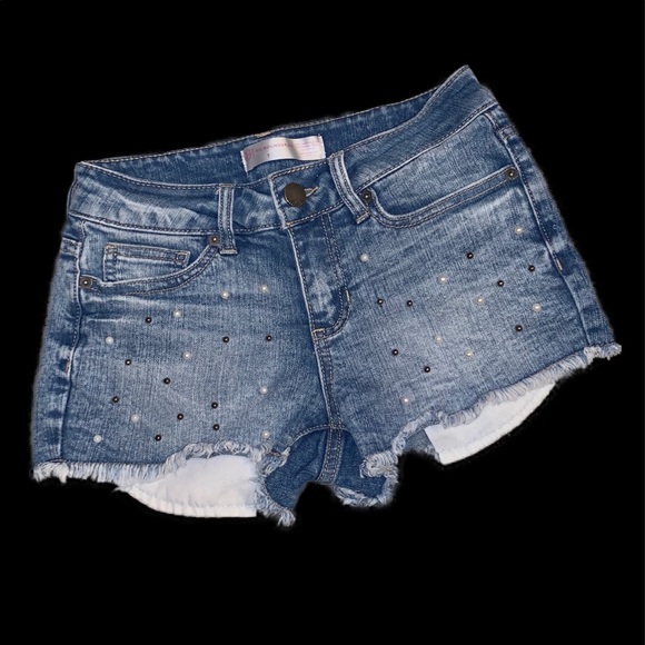No Boundaries Pants - Jean Shorts Pearl Embellished Size 5 (juni…